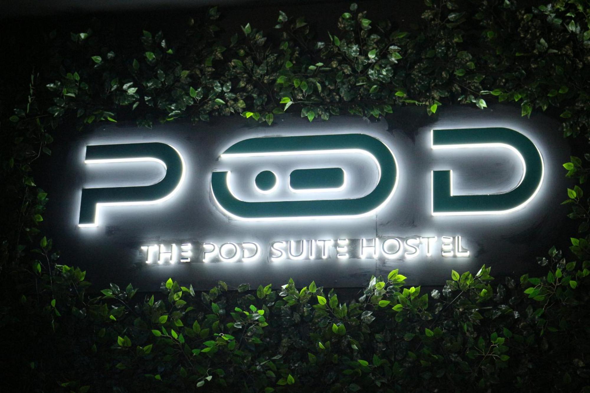 The Pod Suite Hostel Village บาเลนเซีย ภายนอก รูปภาพ