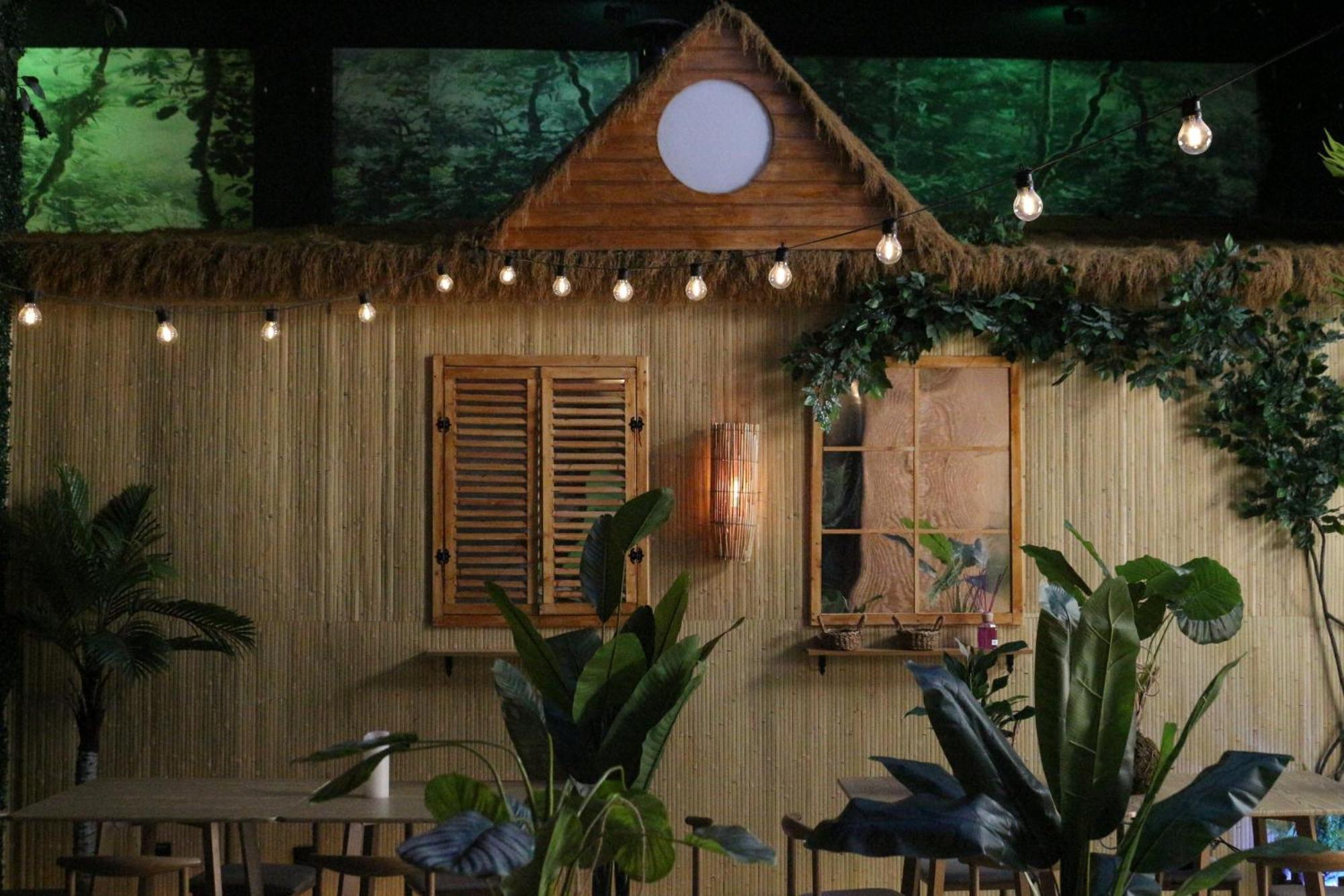 The Pod Suite Hostel Village บาเลนเซีย ภายนอก รูปภาพ