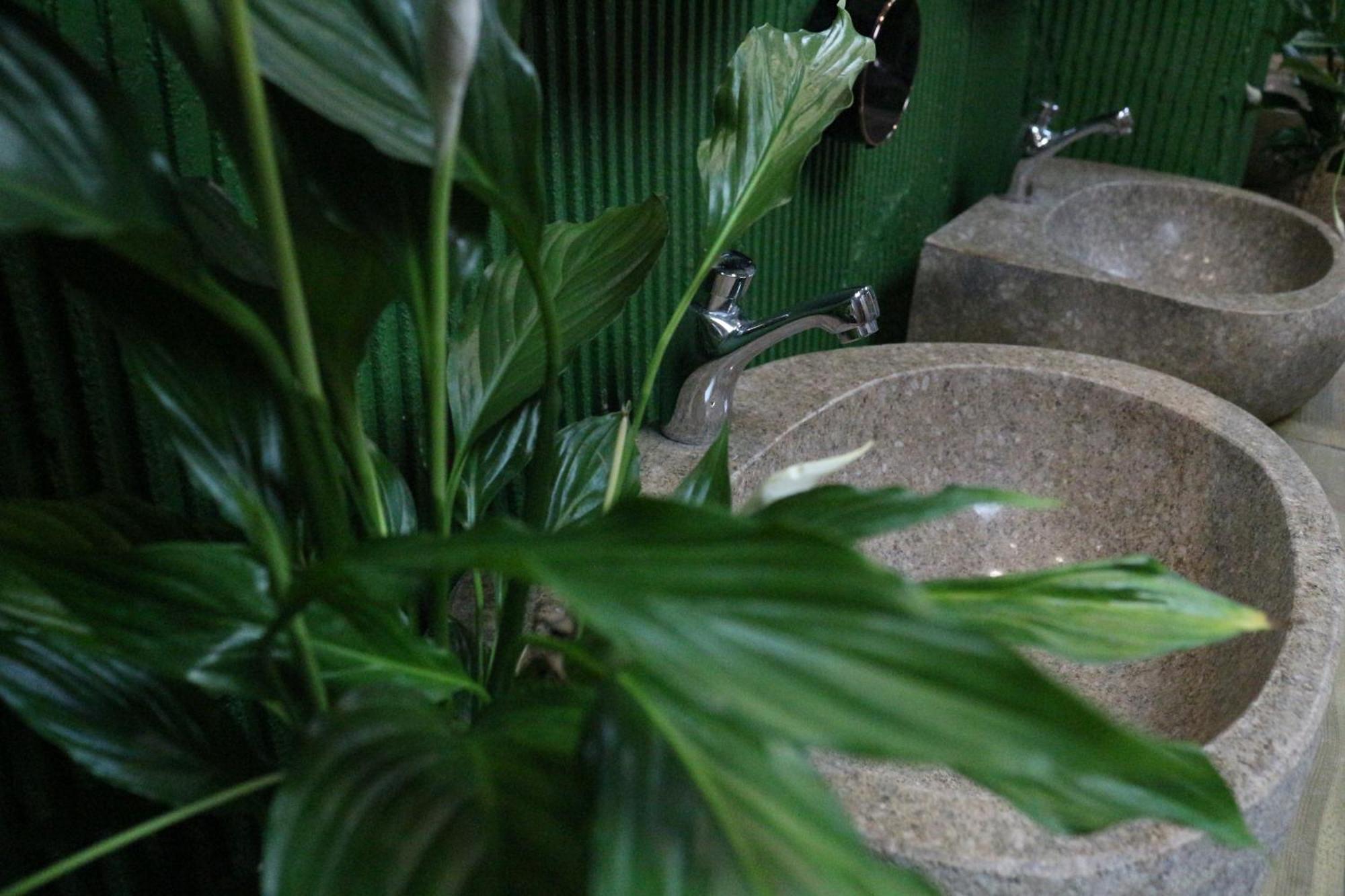 The Pod Suite Hostel Village บาเลนเซีย ภายนอก รูปภาพ