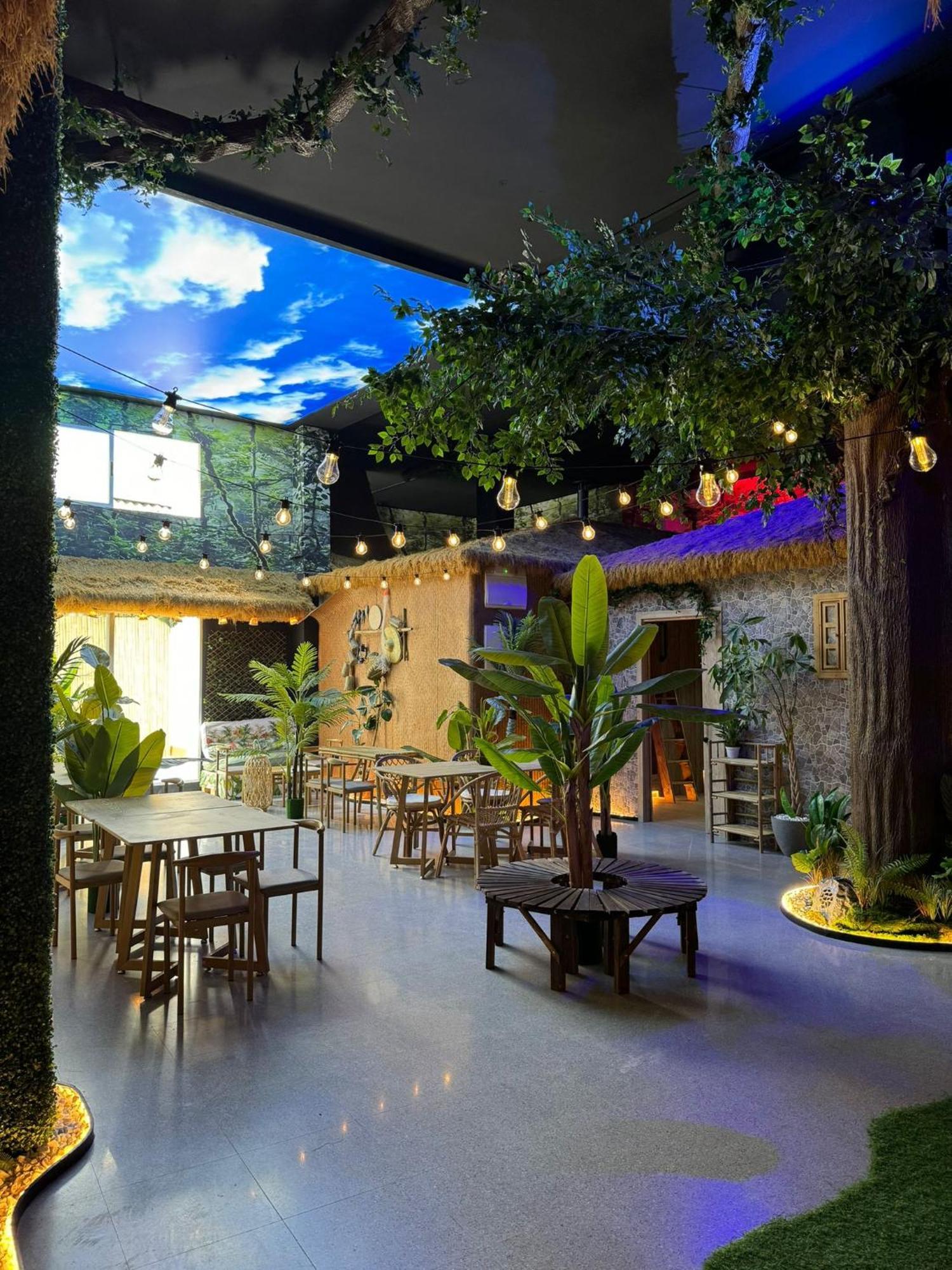 The Pod Suite Hostel Village บาเลนเซีย ภายนอก รูปภาพ
