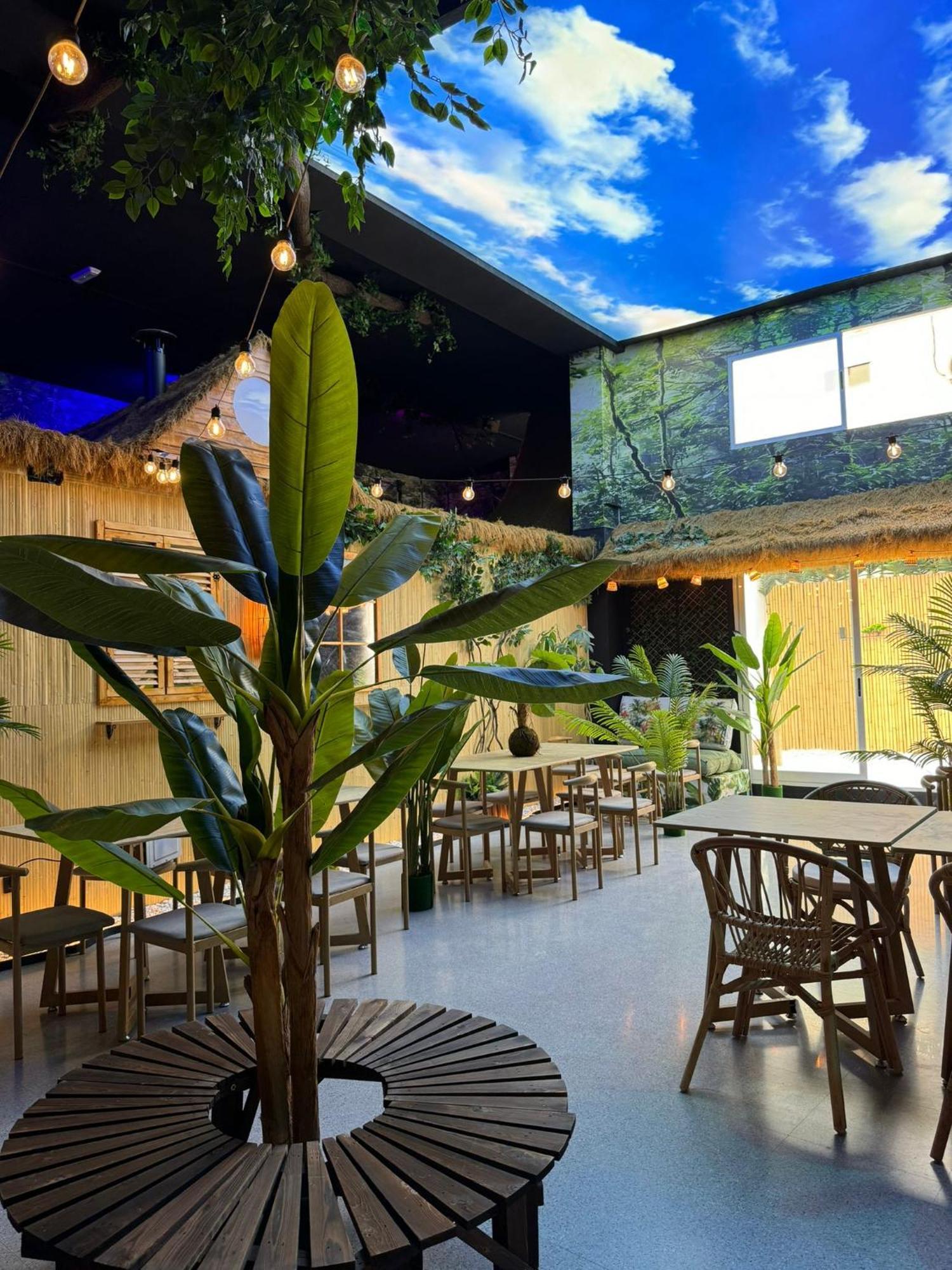 The Pod Suite Hostel Village บาเลนเซีย ภายนอก รูปภาพ