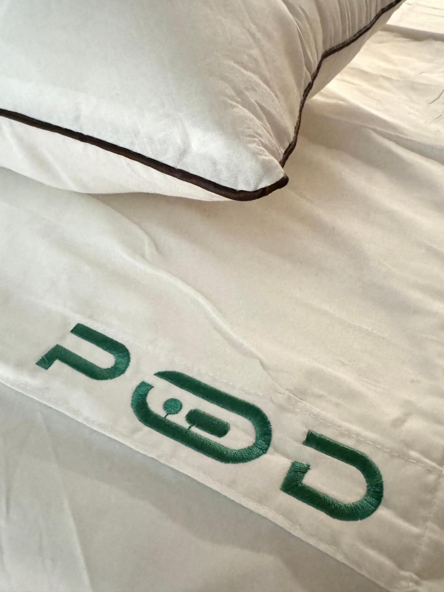The Pod Suite Hostel Village บาเลนเซีย ภายนอก รูปภาพ